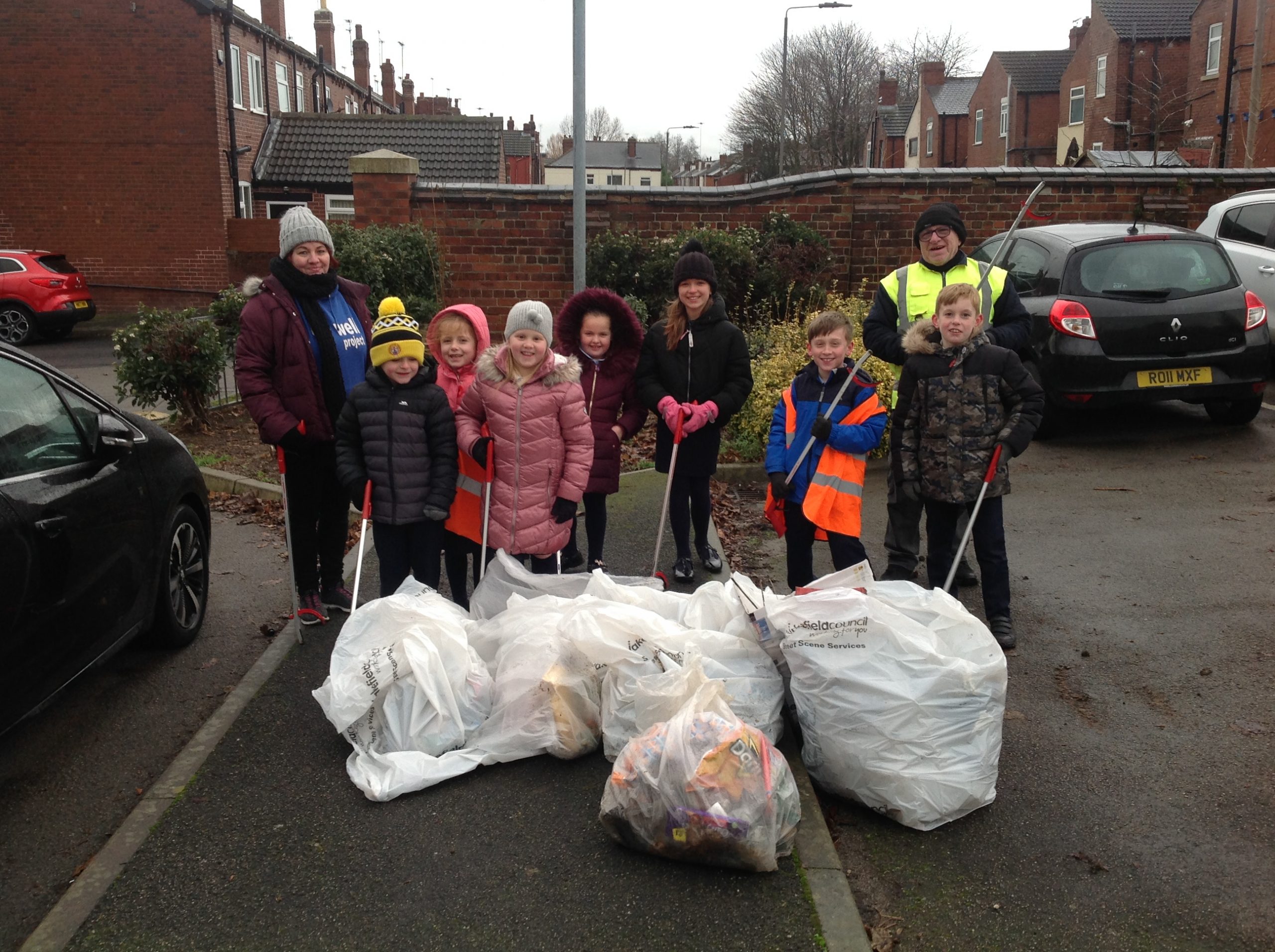 Litter picking with the Well Project 